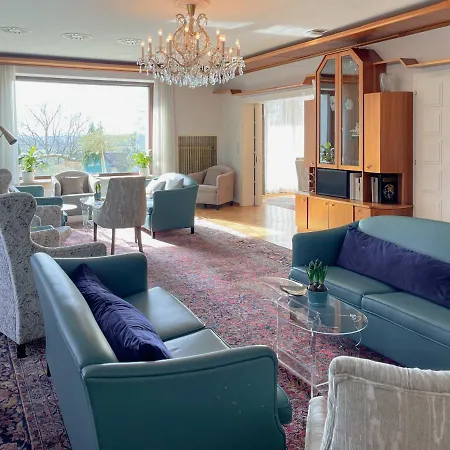 Zu Kuerenberg Oda ve Kahvaltı Bergham