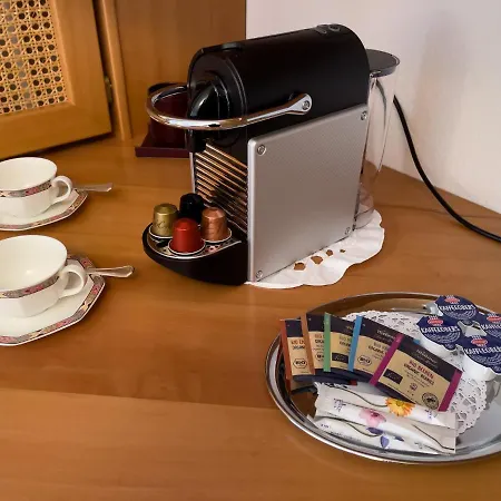 Zu Kuerenberg Bed & Breakfast *