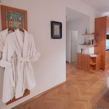 Zu Kuerenberg Oda ve Kahvaltı Bergham