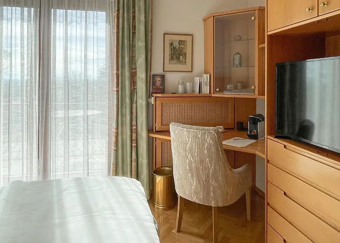 Zu Kuerenberg 4* Bergham