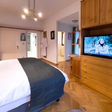 ベッド・アンド・ブレックファスト Zu Kuerenberg 4*