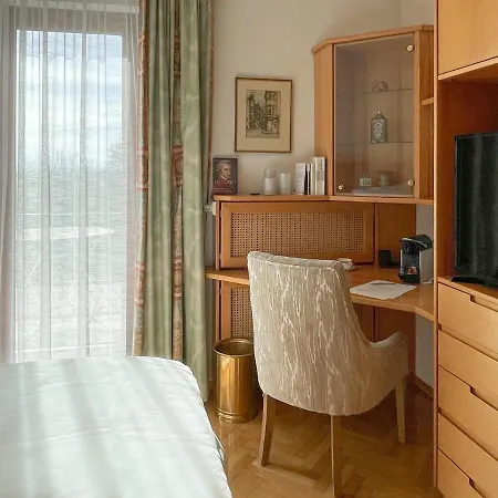 Zu Kuerenberg 4* Bergham