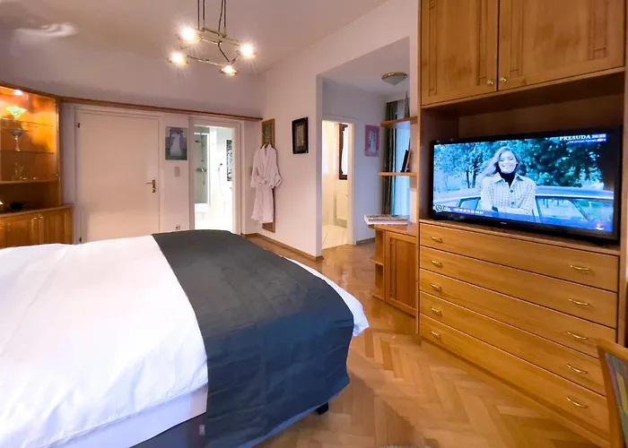 Bed & Breakfast Zu Kuerenberg 4*