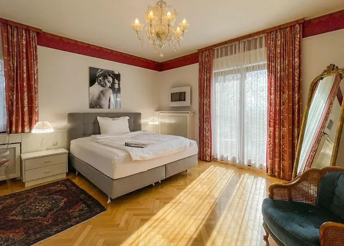 Bed & Breakfast Zu Kuerenberg 4*